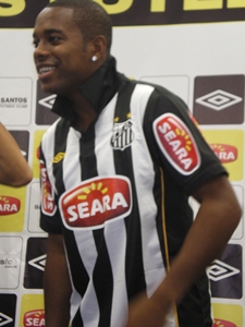 Ele vai aprender com os erros, disse Robinho 